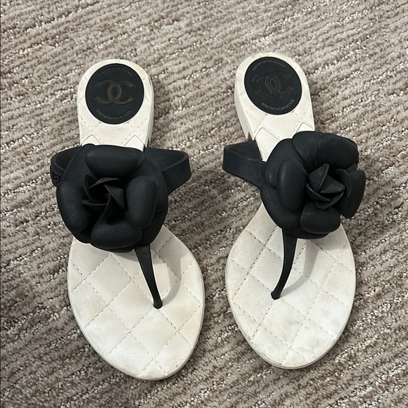 Chanel Chic Black and White Sandals - Picture 1 of 6